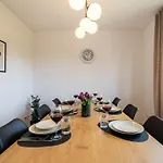Raw-flat Meier - Modern - Stylisch - Balkon - Netflix Apartment Bielefeld