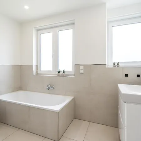 Raw-flat Meier - Modern - Stylisch - Balkon - Netflix Bielefeld