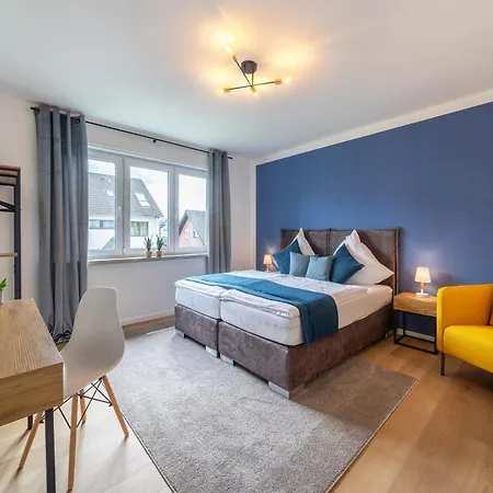 Raw-flat Meier - Modern - Stylisch - Balkon - Netflix