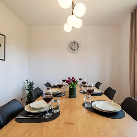 Raw-flat Meier - Modern - Stylisch - Balkon - Netflix Apartment Bielefeld
