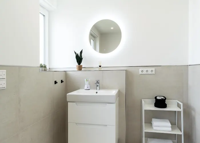 Raw-flat Meier - Modern - Stylisch - Balkon - Netflix Apartment *