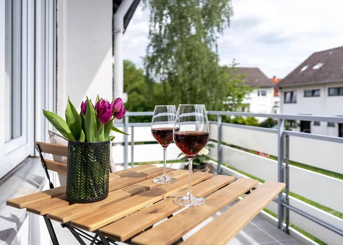 Raw-flat Meier - Modern - Stylisch - Balkon - Netflix Daire Bielefeld