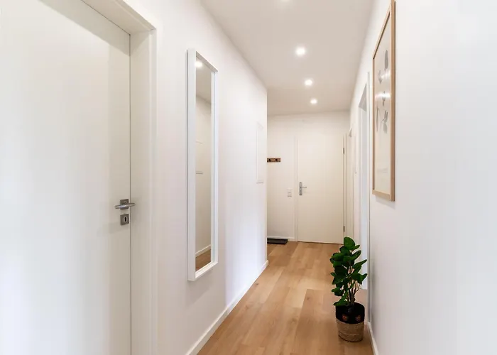 Raw-flat Meier - Modern - Stylisch - Balkon - Netflix Bielefeld