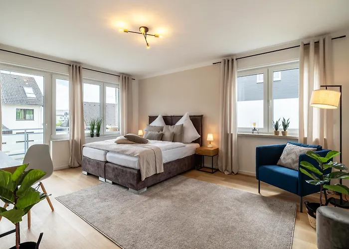 Raw-flat Meier - Modern - Stylisch - Balkon - Netflix